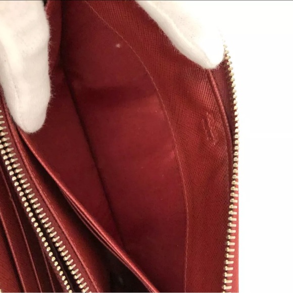 Authentic Prada Logo Zippy Saffiano Wallet - Picture 6 of 7